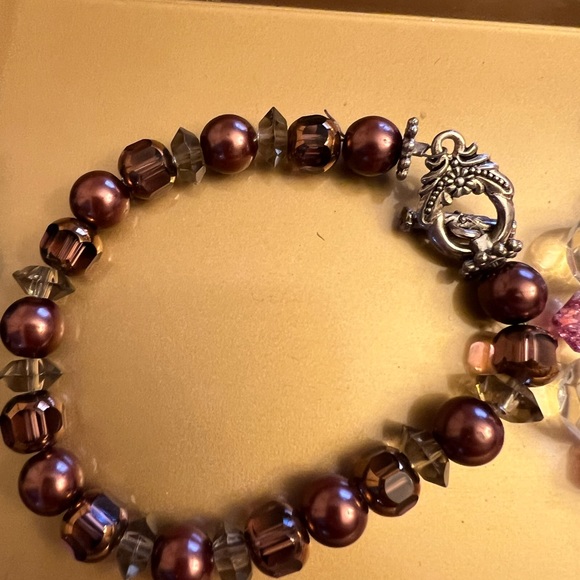 (4) Handcrafted Swarovski Crystal and bead bracelets - Picture 4 of 8